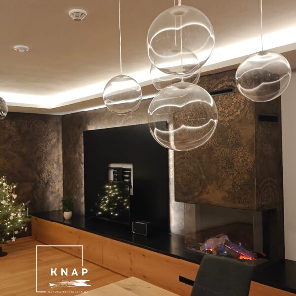 Dekorativní stěrka na krbu efek Vintage