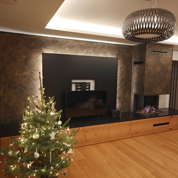 Dekorativní stěrka na krbu efek Vintage