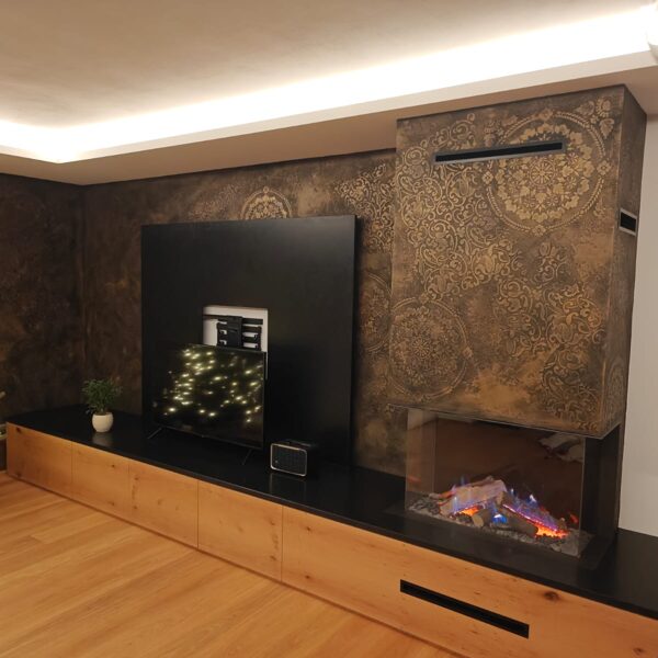 Dekorativní stěrka na krbu efek Vintage