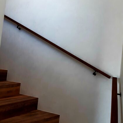 Realizace dekorativní stěrky na schodišti