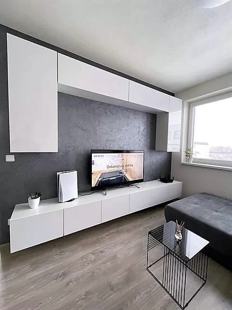 Realizace betonové dekorativní stěrky