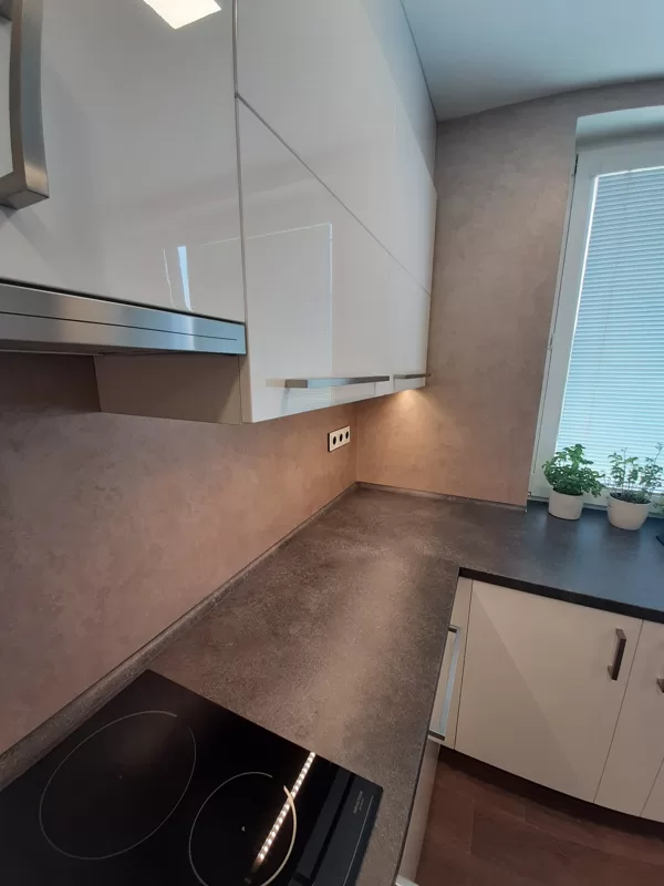 Realizace dekorativní stěrka v kuchyni