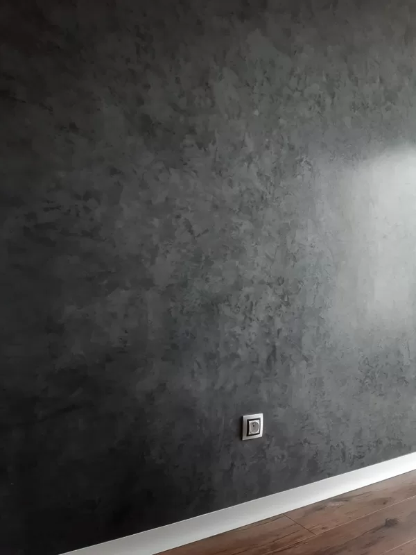 Realizace dekorativní stěrky v obývacím pokoji a v kuchyni