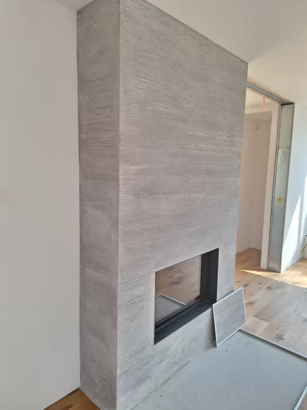 Realizace betonové dekorativní stěrky vodorovny efekt