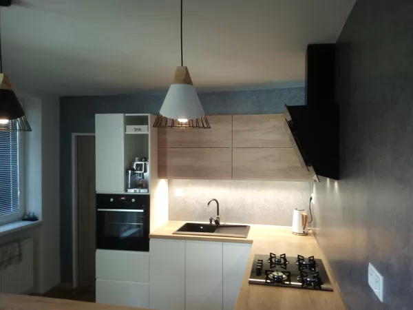 Realizace dekorativní stěrka v kuchyni