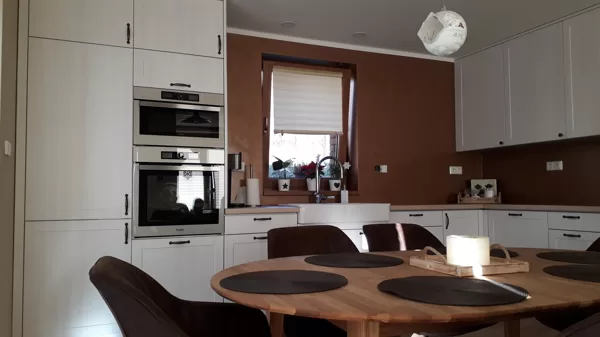 Realizace dekorativní stěrky v kuchyni