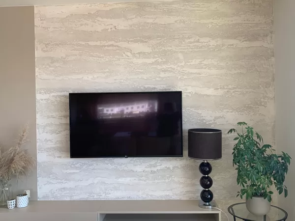 Realizace dekorativní stěrky efekt beton relief