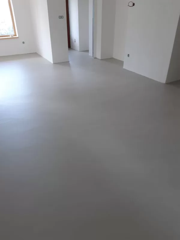 Dekorativní stěrka na podlaze